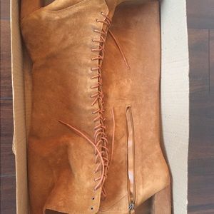 MAKE AN OFFER!! 🚨 Genuine leather boots ✨